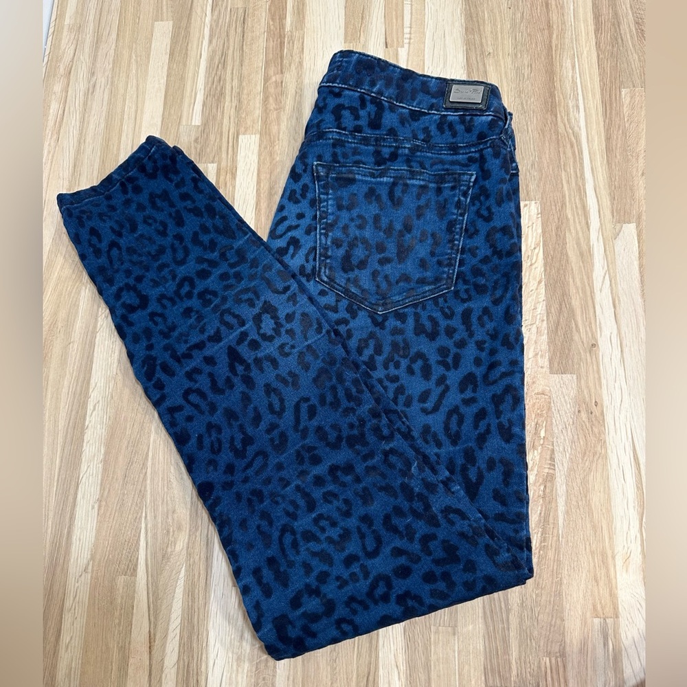Sneak Peek Jeans (Juniors)